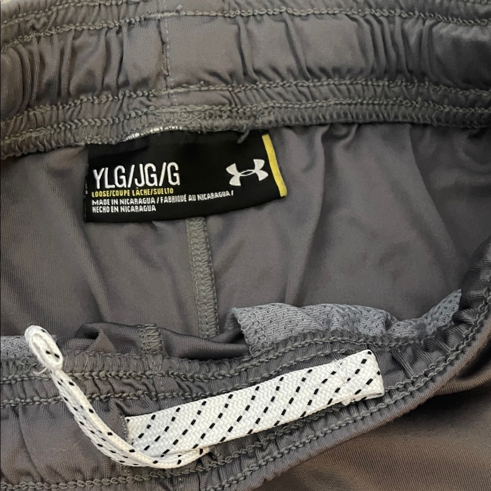 Under Armour Kids Shorts Set - Red, Gray, Black - Picture 9 of 13